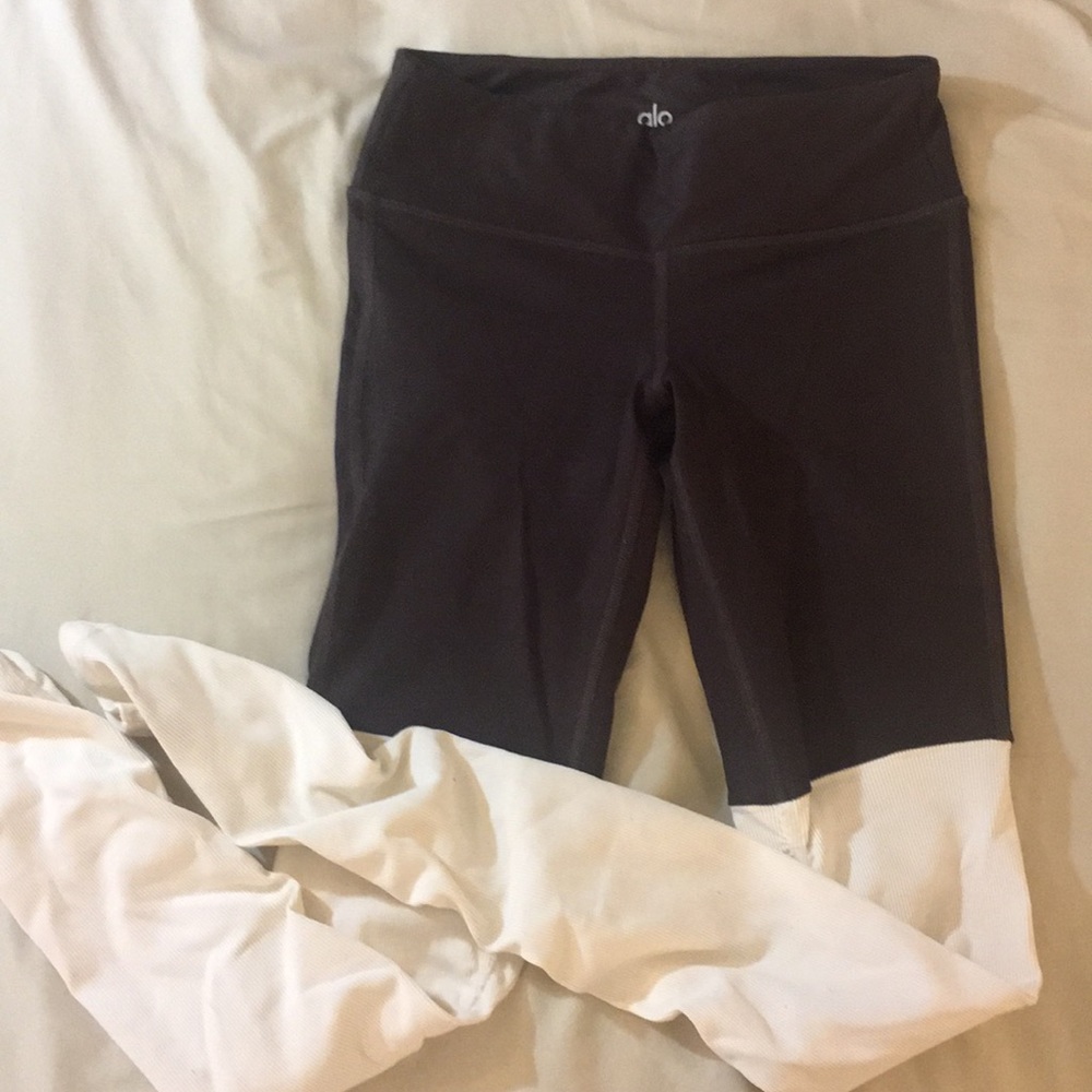 ALO YOGA GODDESS LEGGINGS GREAT DEAL